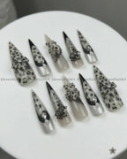 Noir Leopard Muse